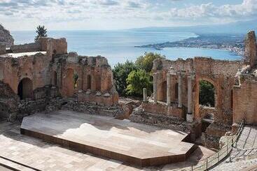 هتل San Domenico Palace, Taormina, A Four Seasons
