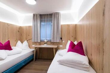 Отель Stroblhof Active Family Spa Resort