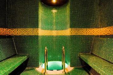 هتل Victoria & Iside Spa
