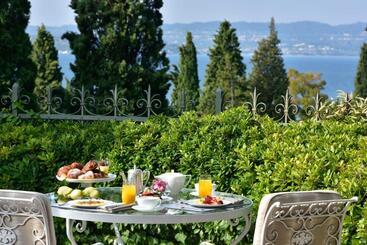 هتل Villa Cortine Palace Relais Chateaux
