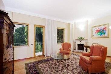 هتل Villa Diodoro