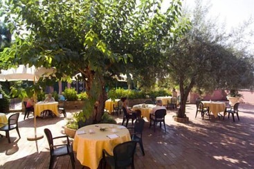 هتل Villa Sirina
