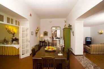 هتل Villa Sirina