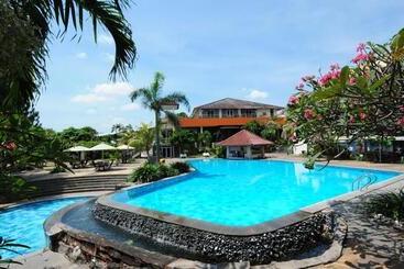مُتل Patra Semarang Hotel & Convention