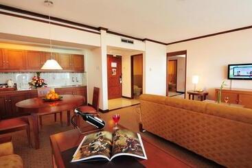 مُتل Patra Semarang Hotel & Convention