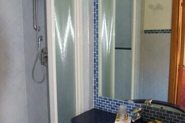 اقامتگاه Coccodrillo Hotel & Apartments