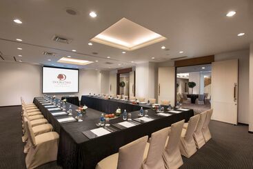 Doubletree By Hilton Hotel Naha Shuri Castle