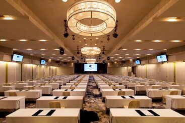 Doubletree By Hilton Hotel Naha Shuri Castle