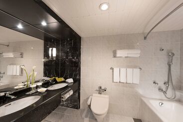Doubletree By Hilton Hotel Naha Shuri Castle
