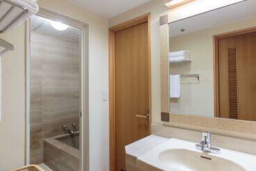 Doubletree By Hilton Hotel Naha Shuri Castle