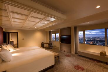 Doubletree By Hilton Hotel Naha Shuri Castle