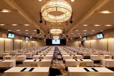 Doubletree By Hilton Hotel Naha Shuri Castle