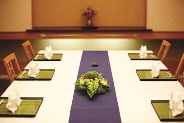 Doubletree By Hilton Hotel Naha Shuri Castle