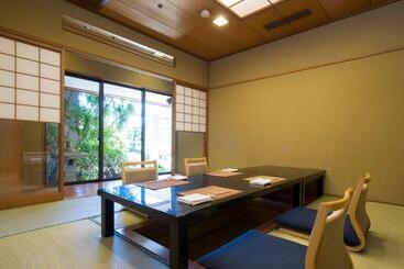 هتل Ana Crowne Plaza Hiroshima, An Ihg