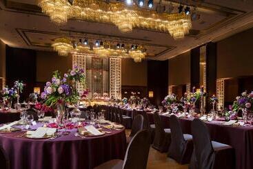 هتل Ana Crowne Plaza Hiroshima, An Ihg