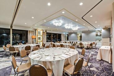 هتل Ana Crowne Plaza Hiroshima, An Ihg