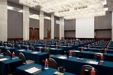 هتل Ana Crowne Plaza Hiroshima, An Ihg