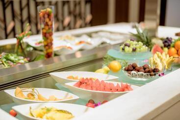 هتل Ana Crowne Plaza Sapporo, An Ihg
