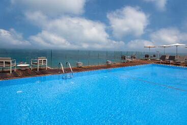 Carlton Tel Aviv Hotel – Luxury On The Beach - Tel Aviv