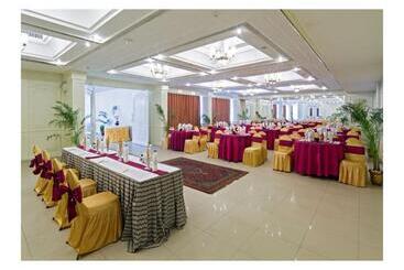 هتل Clarks Avadh