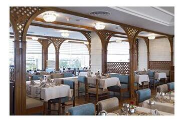 هتل Clarks Avadh