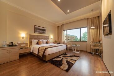 Hotel Clarks Shiraz Agra