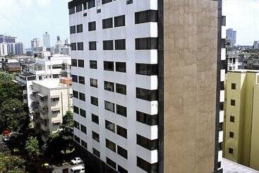 Fariyas Hotel Mumbai , Colaba
