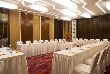 Fariyas Hotel Mumbai , Colaba