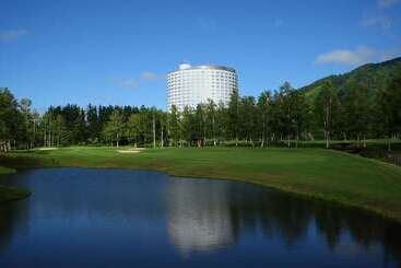 هتل Hilton Niseko Village