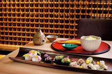 هتل Hilton Osaka
