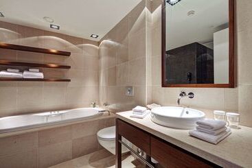 هتل Hilton Reykjavik Nordica