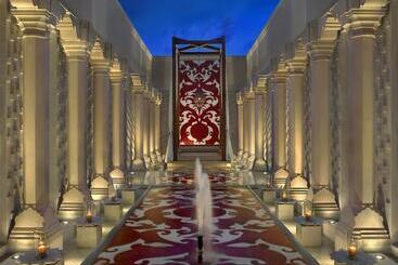هتل Itc Mughal, A Luxury Collection Resort & Spa, Agra