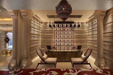 هتل Itc Mughal, A Luxury Collection Resort & Spa, Agra