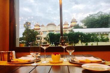Otel Jai Mahal Palace