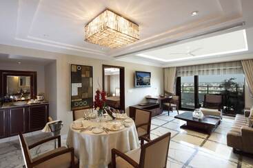 هتل Jaypee Vasant Continental
