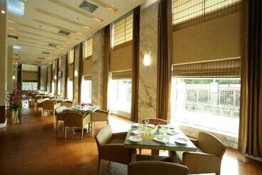 هتل Jaypee Vasant Continental