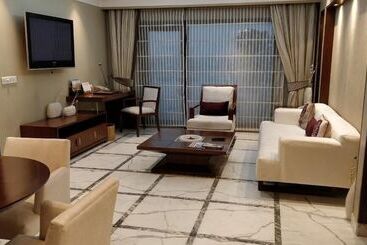 هتل Jaypee Vasant Continental