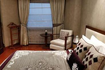 هتل Jaypee Vasant Continental