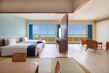 هتل En Resort Kumejima Eef Beach