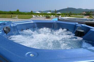 هتل En Resort Kumejima Eef Beach