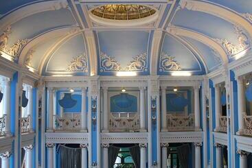 هتل Lalitha Mahal Palace