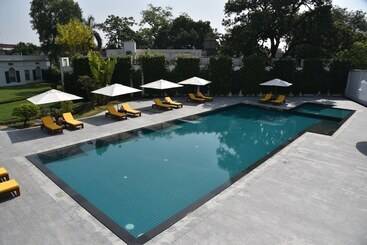 Maidens Hotel New Delhi
