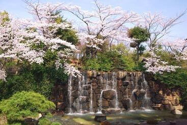 هتل Okayama International