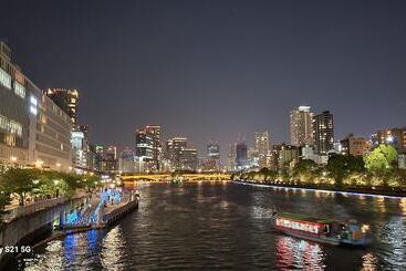 هتل Osaka Castle