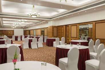 ホテル Ramada Plaza By Wyndham Palm Grove