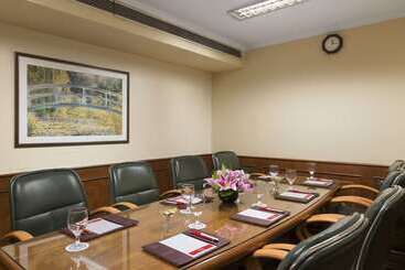 ホテル Ramada Plaza By Wyndham Palm Grove