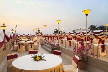 ホテル Ramada Plaza By Wyndham Palm Grove