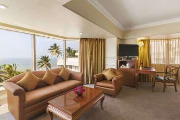 ホテル Ramada Plaza By Wyndham Palm Grove
