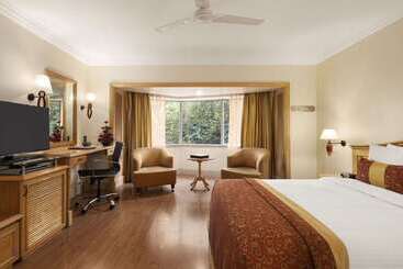 ホテル Ramada Plaza By Wyndham Palm Grove