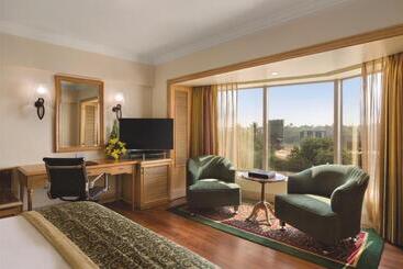 ホテル Ramada Plaza By Wyndham Palm Grove